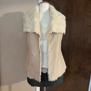 BEBE Wonens Faux Suede Fur Best Sz Medium Y2K Glam Indie